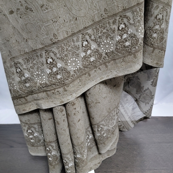 Gray/grey, brown, white sanskrit print polyester saree/sari for party - Picture 9 of 11